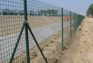 波浪護(hù)欄網(wǎng)3